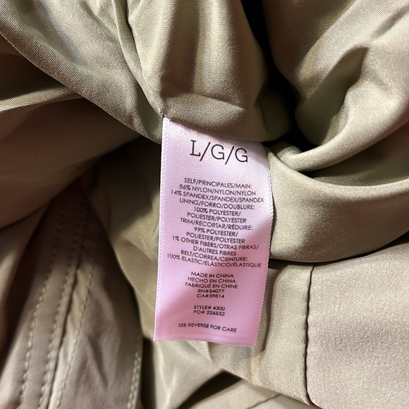 CAbi 4300 Ski Lift Puffer Sage Fall 2022 Large EUC - Picture 5 of 7